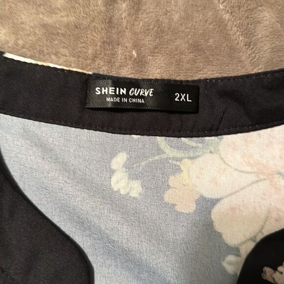 SHEIN 2X Black Floral Magnolia Short Drop Sleeve V Neck Blouse - Picture 10 of 12